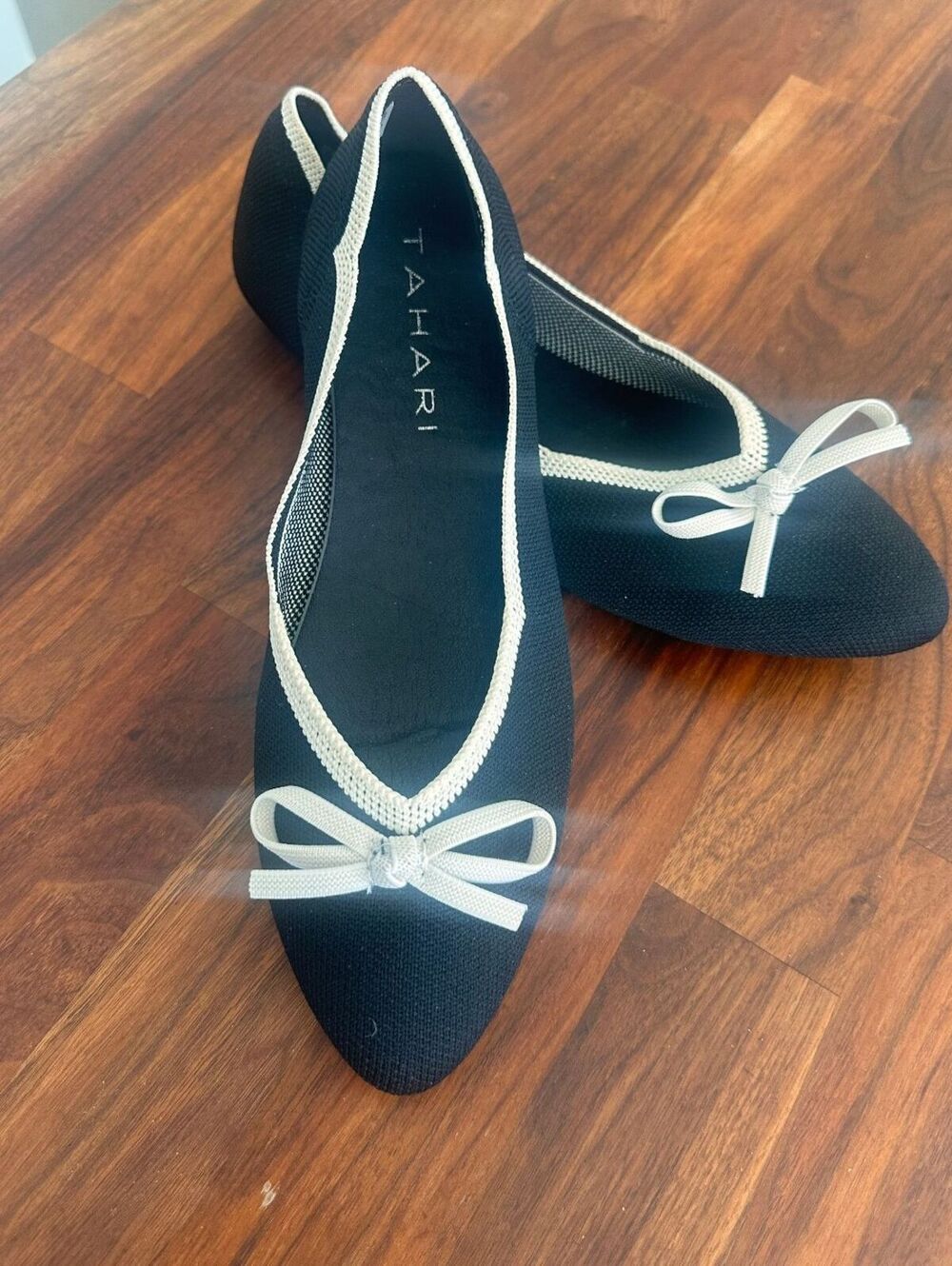 Tahari Tortuga Black Knit Ballet Flats White Bow Women’s Size 7.5 EUC